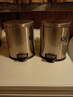 Oval Stainless Steel Pedal Trash can 5L Finger Resistant.