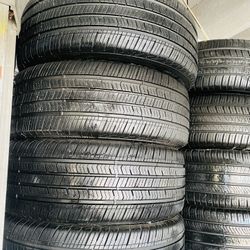 215/55R17 Marca Arizonian All Season Usadas En Excelentes Condiciones De Vida 
