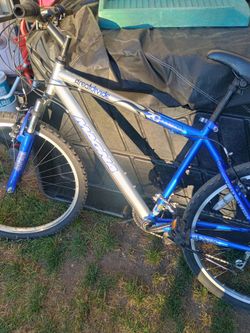 Magna Great Divide 21-Speed Mountain Bike