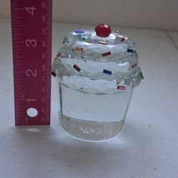 Heavy Crystal Cupcake Paperweight