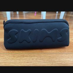SKIMS LARGE NEOPRENE POUCH BAG