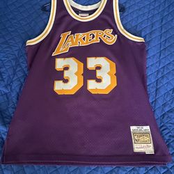 Lakers 33 Jersey 