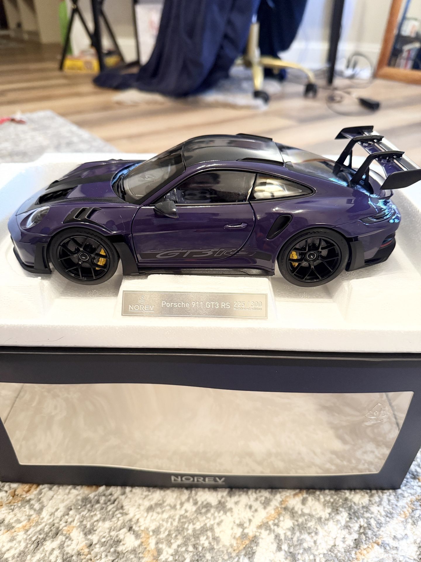 New RARE Norev Porsche 911 992 GT3 RS Weissach Pkg Ultraviolet 1:18 LIMITED { 300 Pieces Made }
