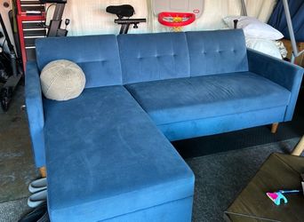 Sectional sofa with storage