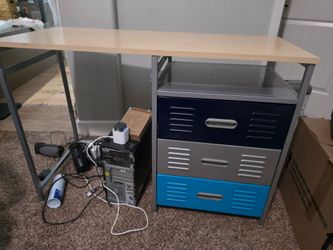 Desk $25