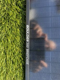 Boulder 200 solar panel brief case