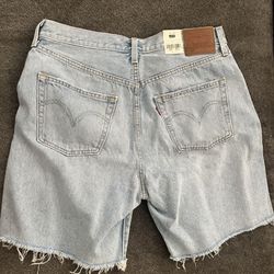 New Women Levi's 501s