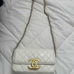 channel shoulder bag