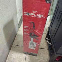 Milwaukee Chain Saw
