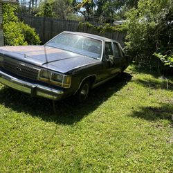1988 Ford Crown Victoria