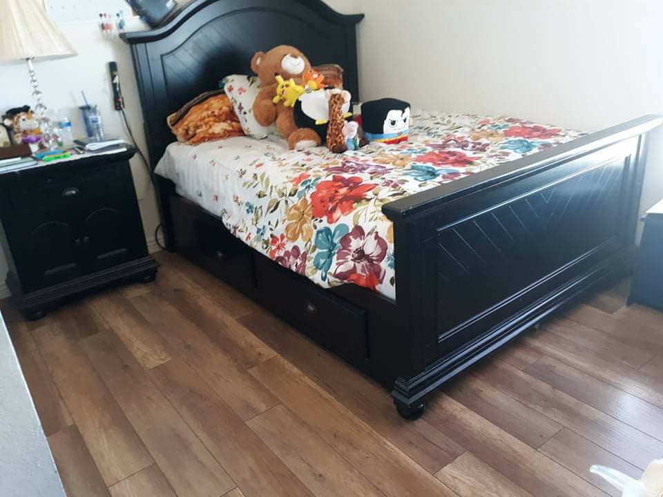Wood Queen bed with mattress
