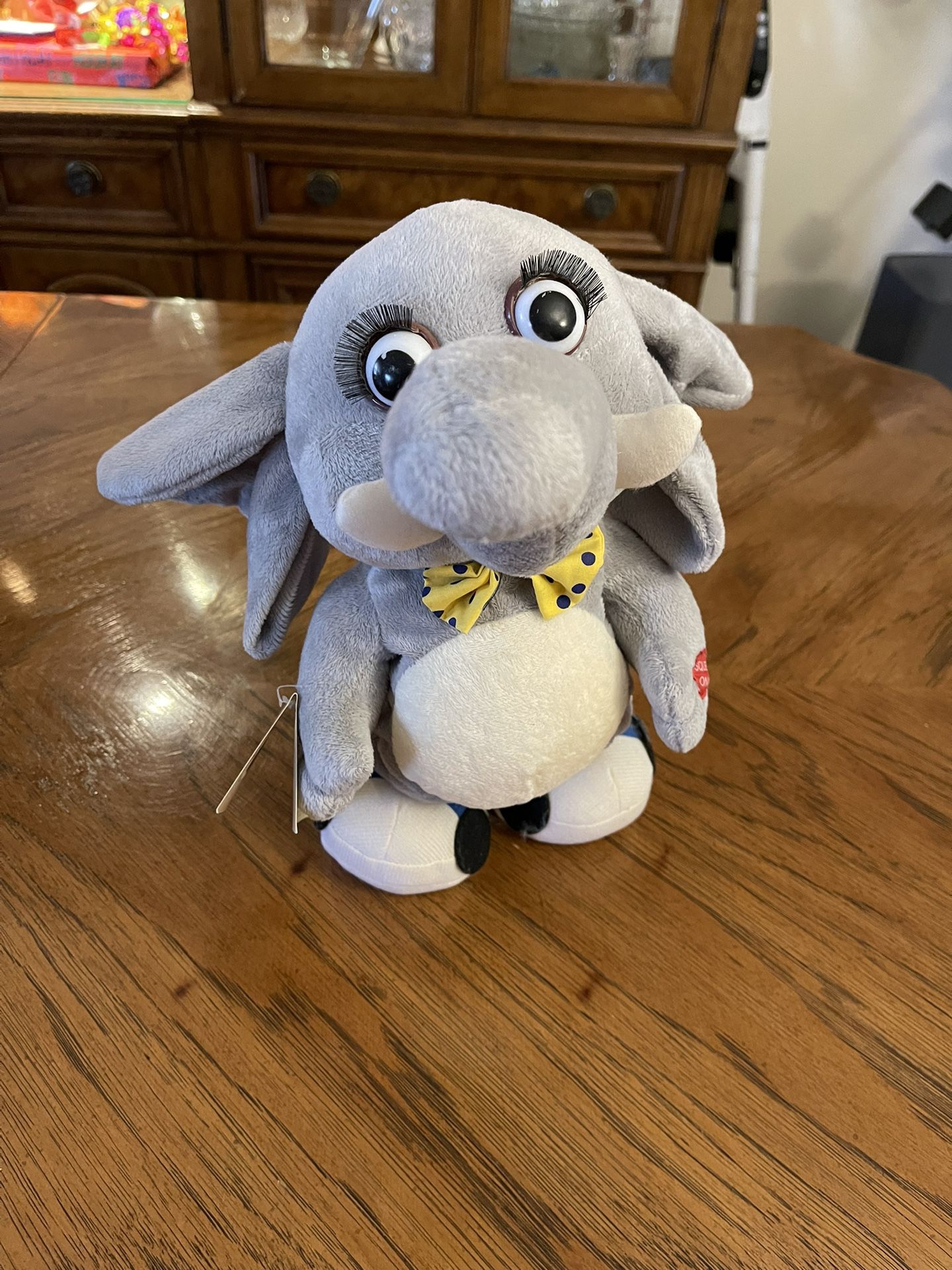 Super Cute Singing Roller Skating Musical Elephant - Chantilly Lane Musicals - Excellent Condition
