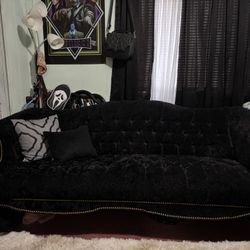 Victorian Style Couch 