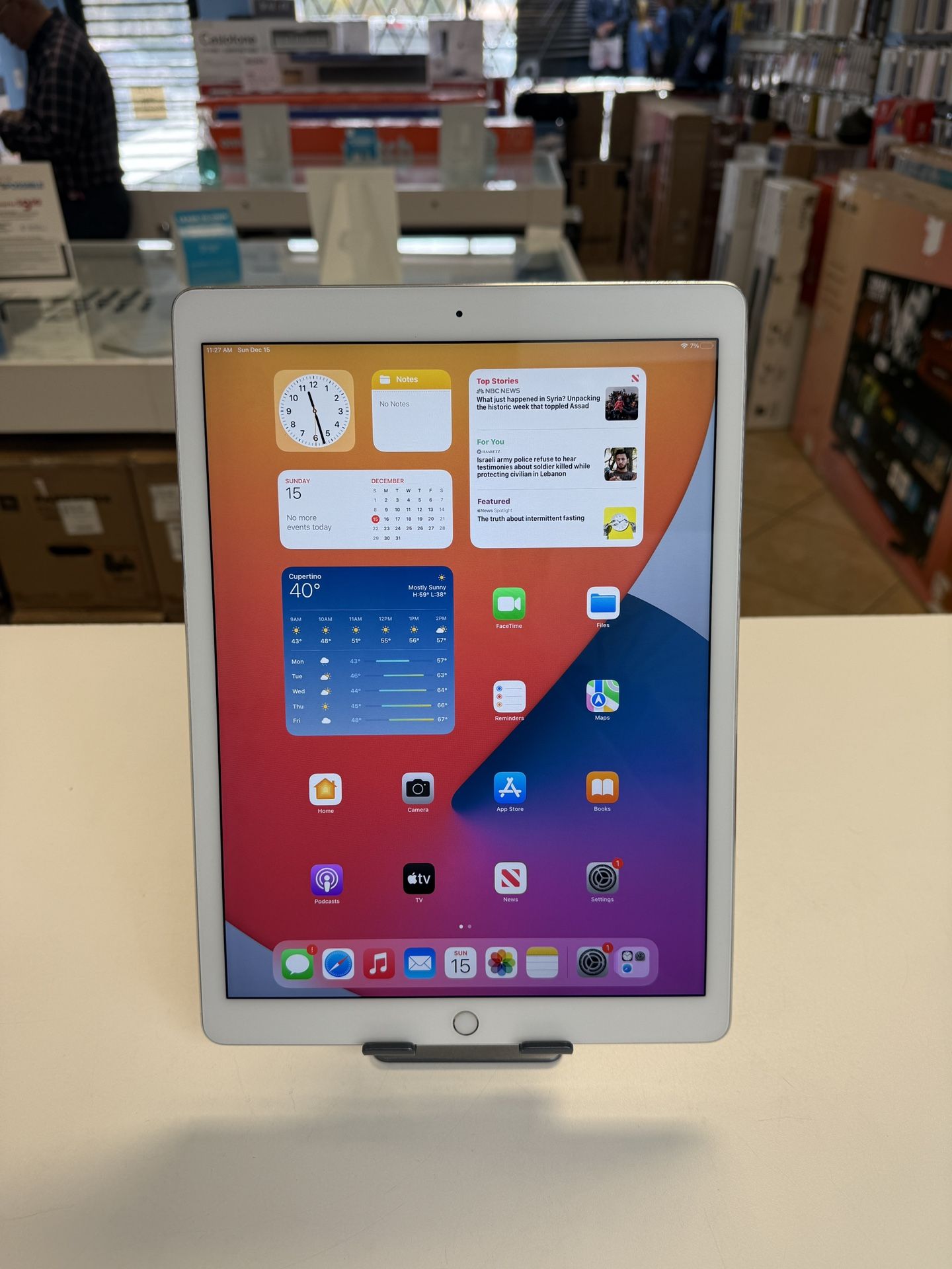 iPad Pro 12.9inch 128Gb Storage silver color like New