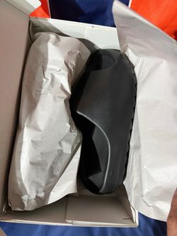 Yeezy slide size 11 black