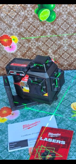 Milwaukee
M12 12-Volt Lithium-Ion Cordless Green 250 ft. 3-Plane Laser Level Kit with One 4.0 Ah Battery,