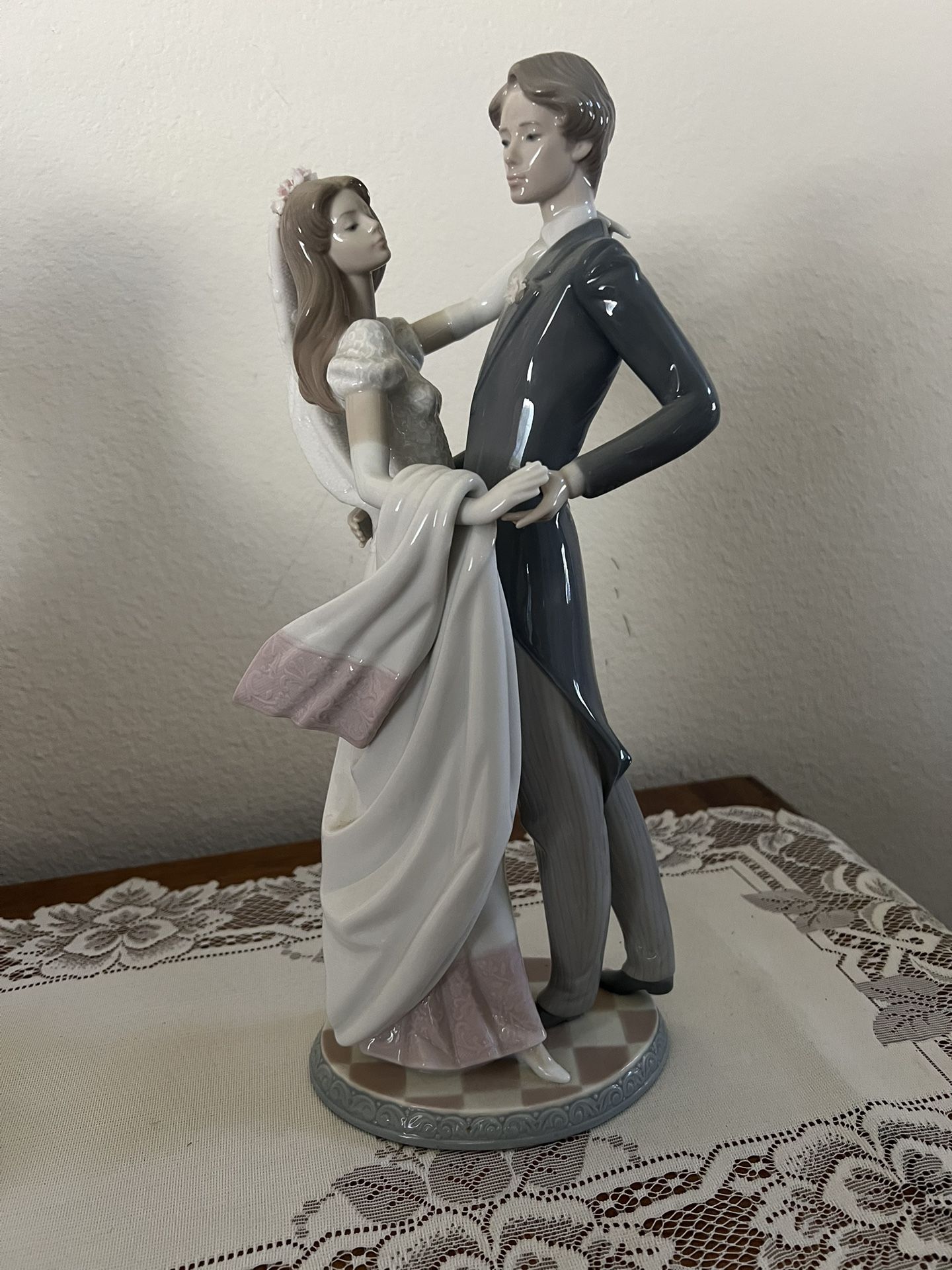 Lladro “I Love You Truly”