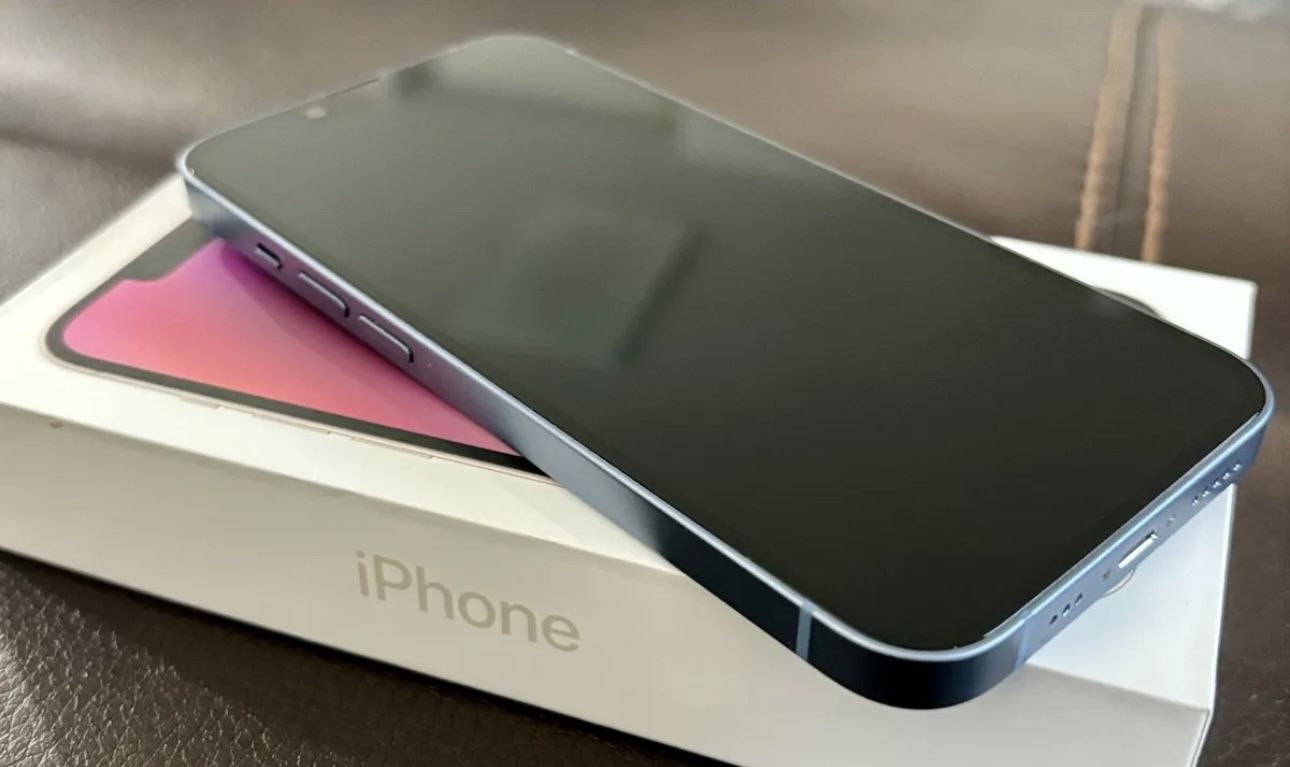 Unlocked IPhone 14 128 GB Excellent Condition