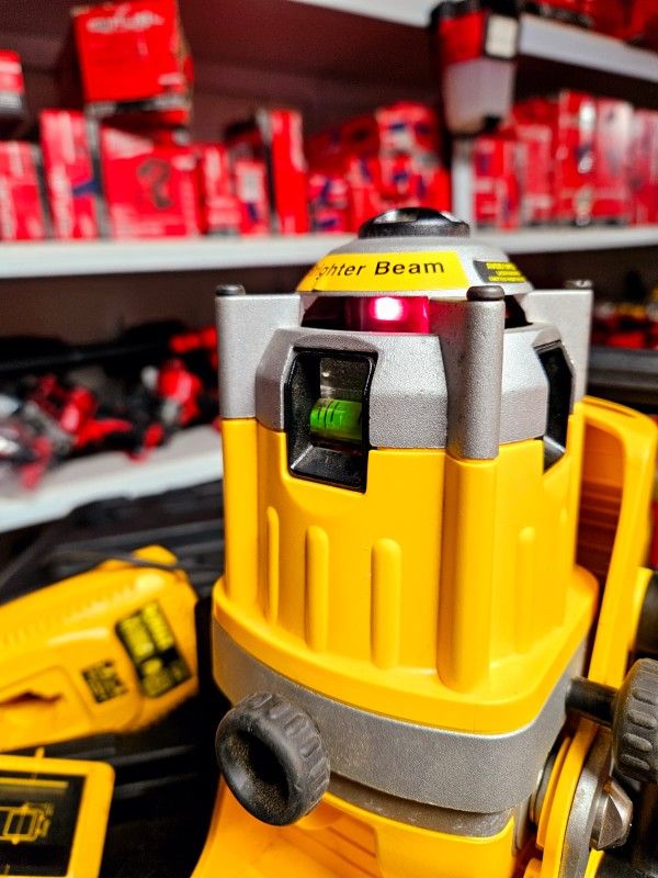 DeWalt DW073, 18V Cordless
Rotary Laser