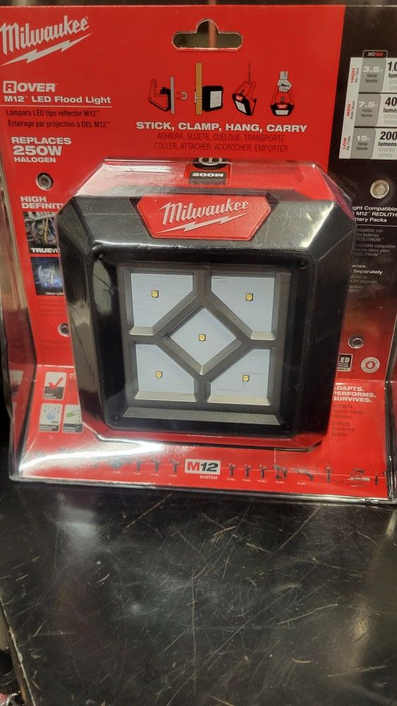 M12 Rover Light Milwuakee 