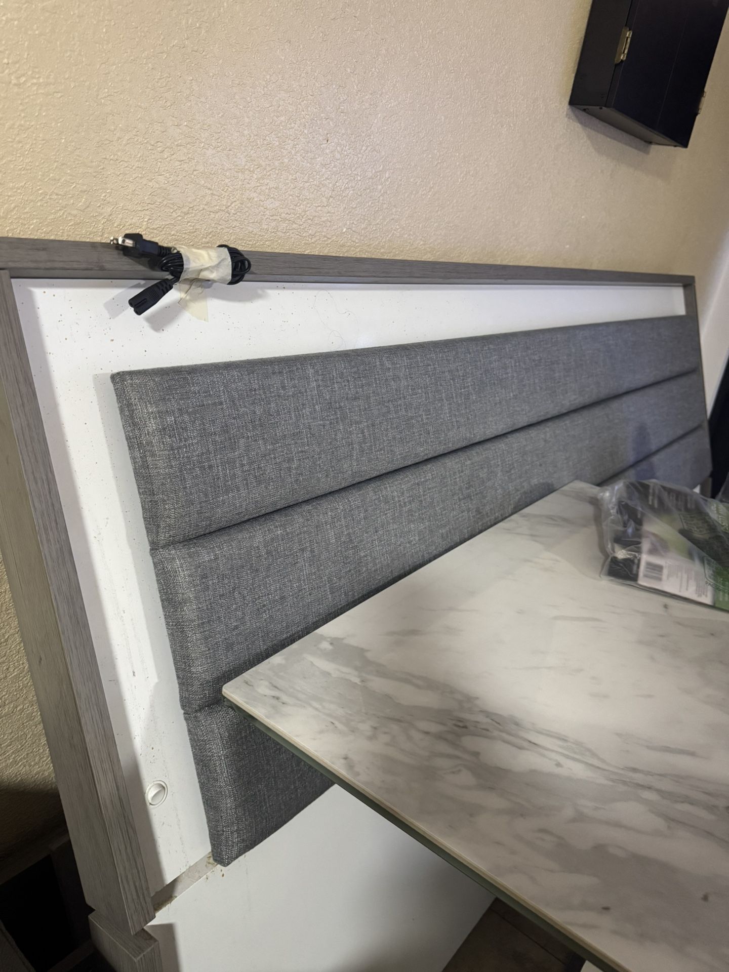 King Bedroom Set , Headrest Lights Up $400