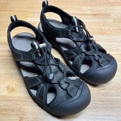 Men’s Size 8 Keen Waterproof Sandals