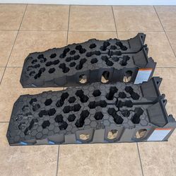 Vehicle Car Ramps Sturdy Lightweight 16000 pounds 2 Ramps 17 degree