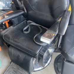 Barber Chair For Sale $260 Pick Up Only Or 