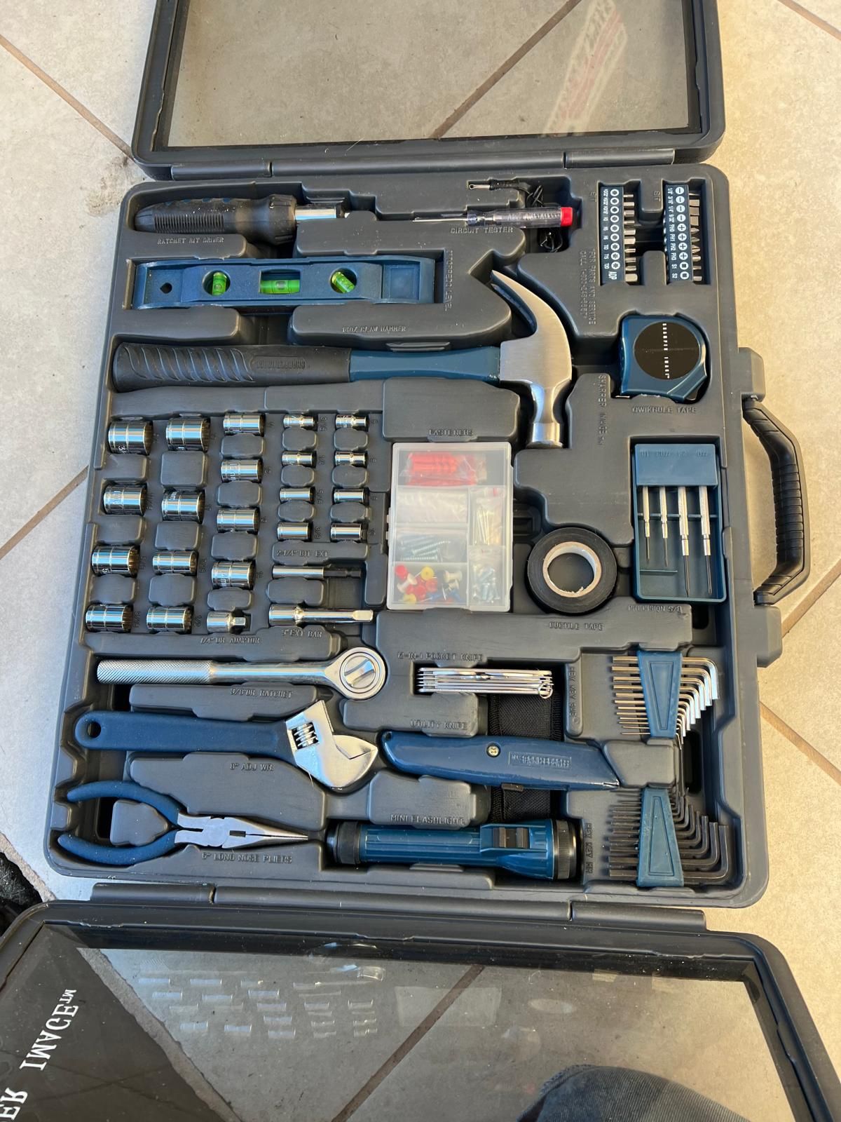 110 Pieces Hardware Tools Kit 