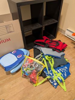 Swimming vest & boards