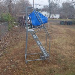5 Steps Iron Ladder