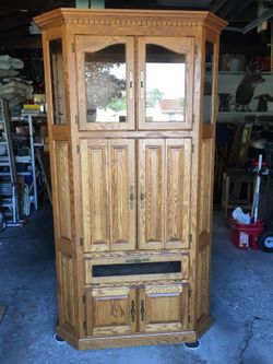 Amish Entertainment/Display Unit (Solid Oak)
