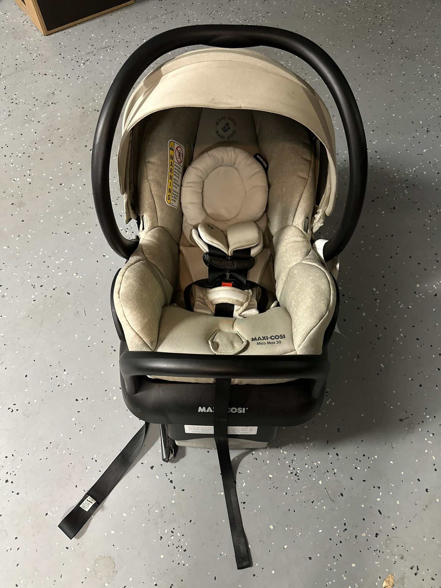 Maxi Cosi car seat seat with base