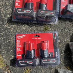 Milwaukee 48-11-2412 M12 12V 3.0Ah REDLITHIUM XC Compact Battery -2pk 
