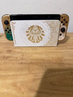 Nintendo Switch OLED Zelda Tears of the Kingdom Edition Bundle + OG Box
