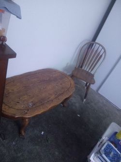 Wood Coffee Table with Queen Anne Legs
