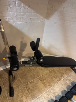 Hoist fully adjustable sit up bench