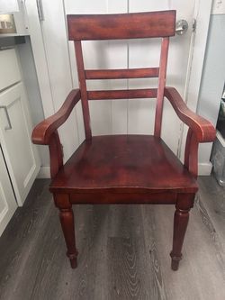 Set of 2 ladder back chairs