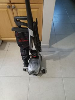 KIRBY VACUUM CLEANER