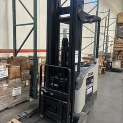 Electric Forklift 