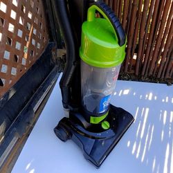 BISSELL PowerForce Compact Turbo, Bagless, Upright Vacuum, Powerful Suction, East Empty Dirt Tank, Lightweight, High Reach Wand, 2690, Green & Black