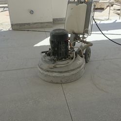 Epoxy Flooring Applicator