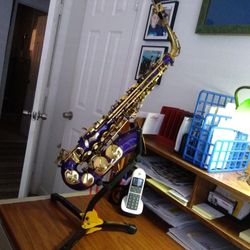 Sax Tenor Like New