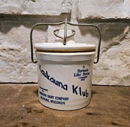 Vintage Kaukauna Klub Crock & Lid 'It Spreads Like Butter' 1933 Wisconsin USA 6"