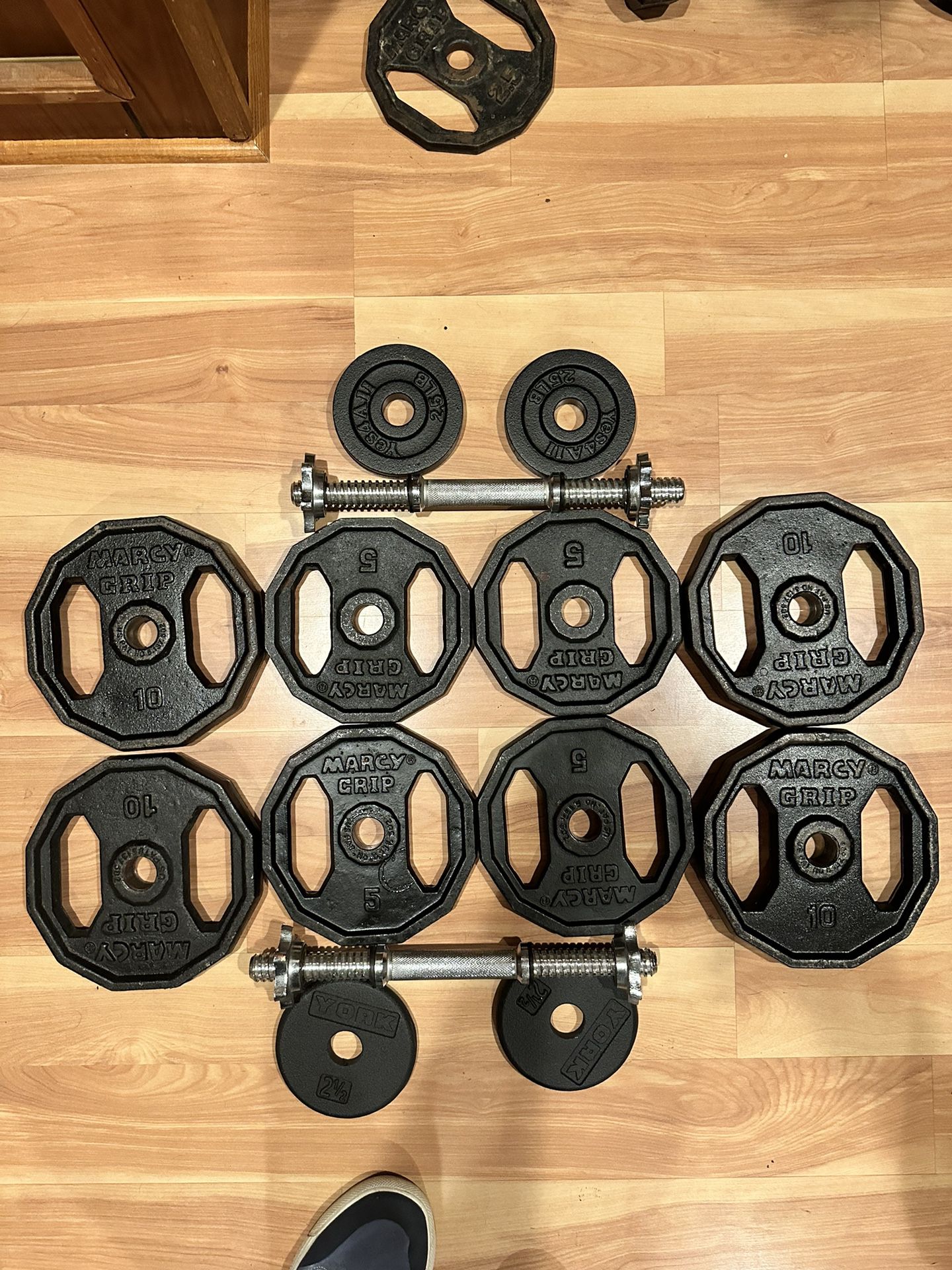 70 Pounds Of Standard Weights With Steel Handles 