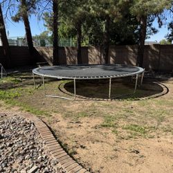 Trampoline 16’
