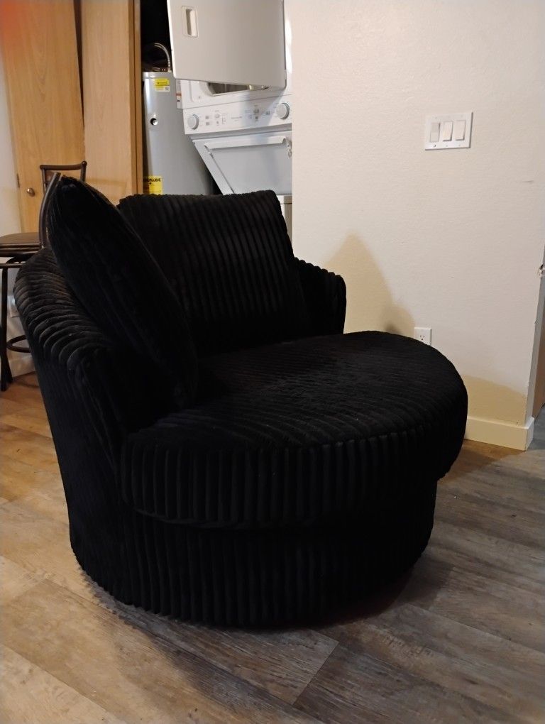 Swivel Chair Black Midnight Madness 