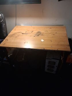 Computer desk 28Lx32wx28h