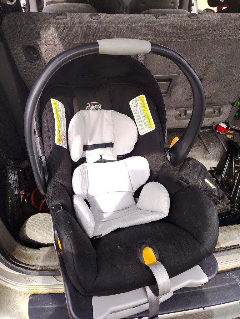 Chicco Infant Car Seat
