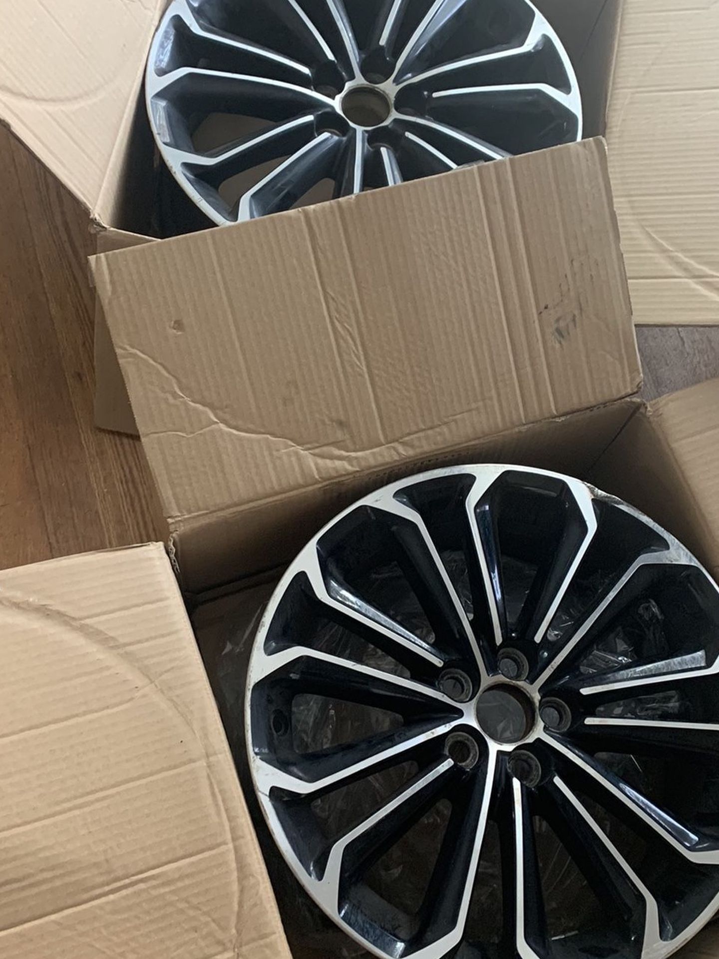 TWO TOYOTA RIMS 17in 